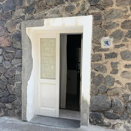 Apartment Casa Uva, Sul Porto Di Malfa (Salina)