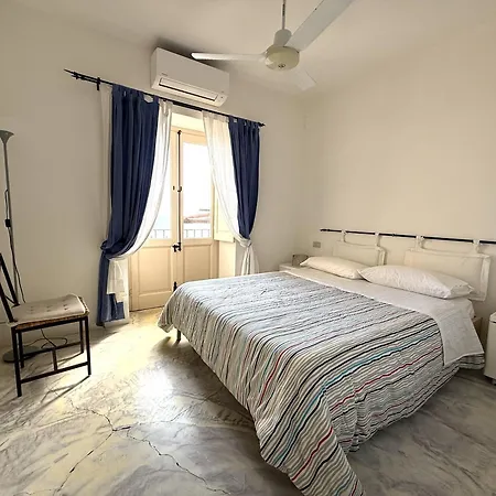 Casa Uva, Sul Porto Di